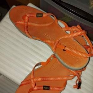 Keen sandals, 10W